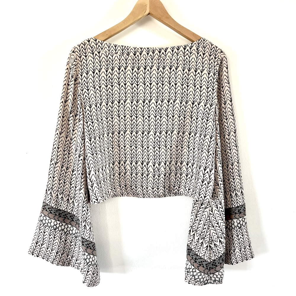 Free People Printed Stars Aligned Wide Bell Sleeve Boxy Crop Blouse Size Small - Picture 2 of 9